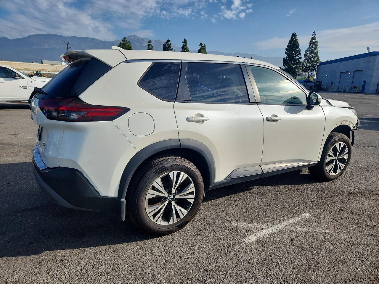 2022 Nissan Rogue, SV