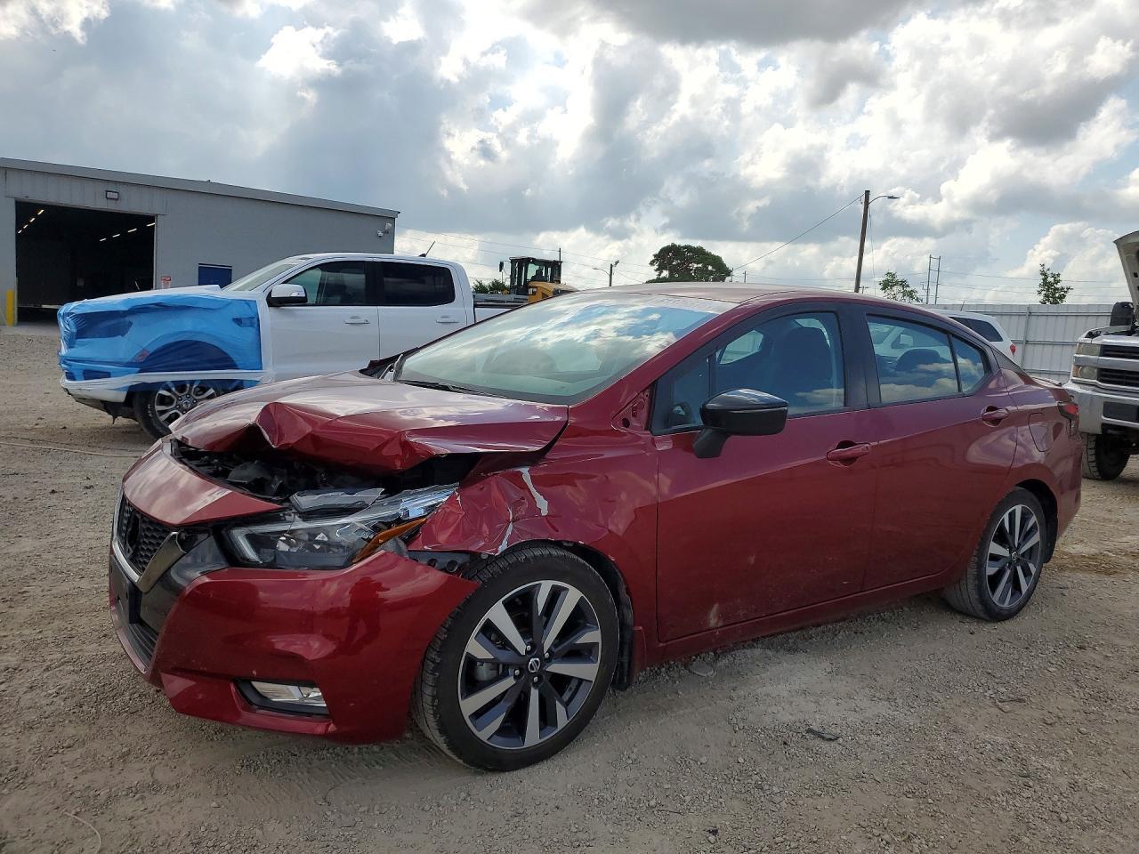 2020 Nissan Versa, SR