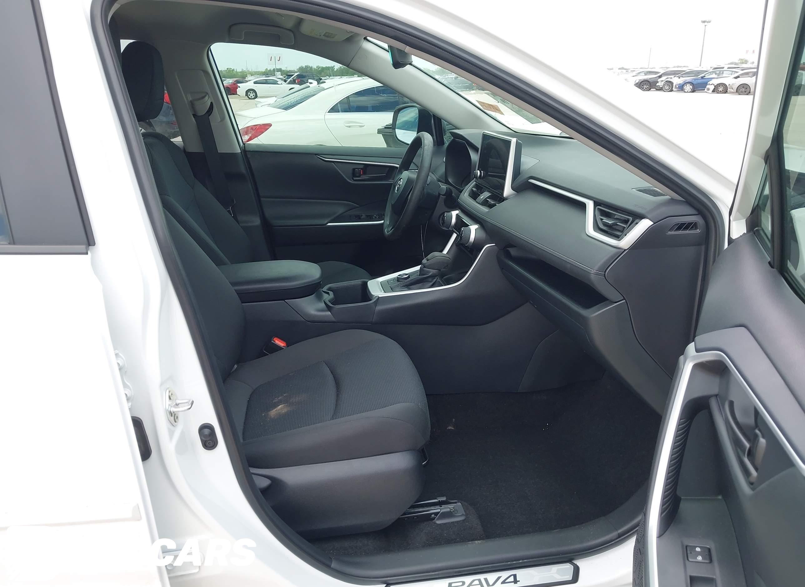 2025 Toyota RAV4, Hybrid LE