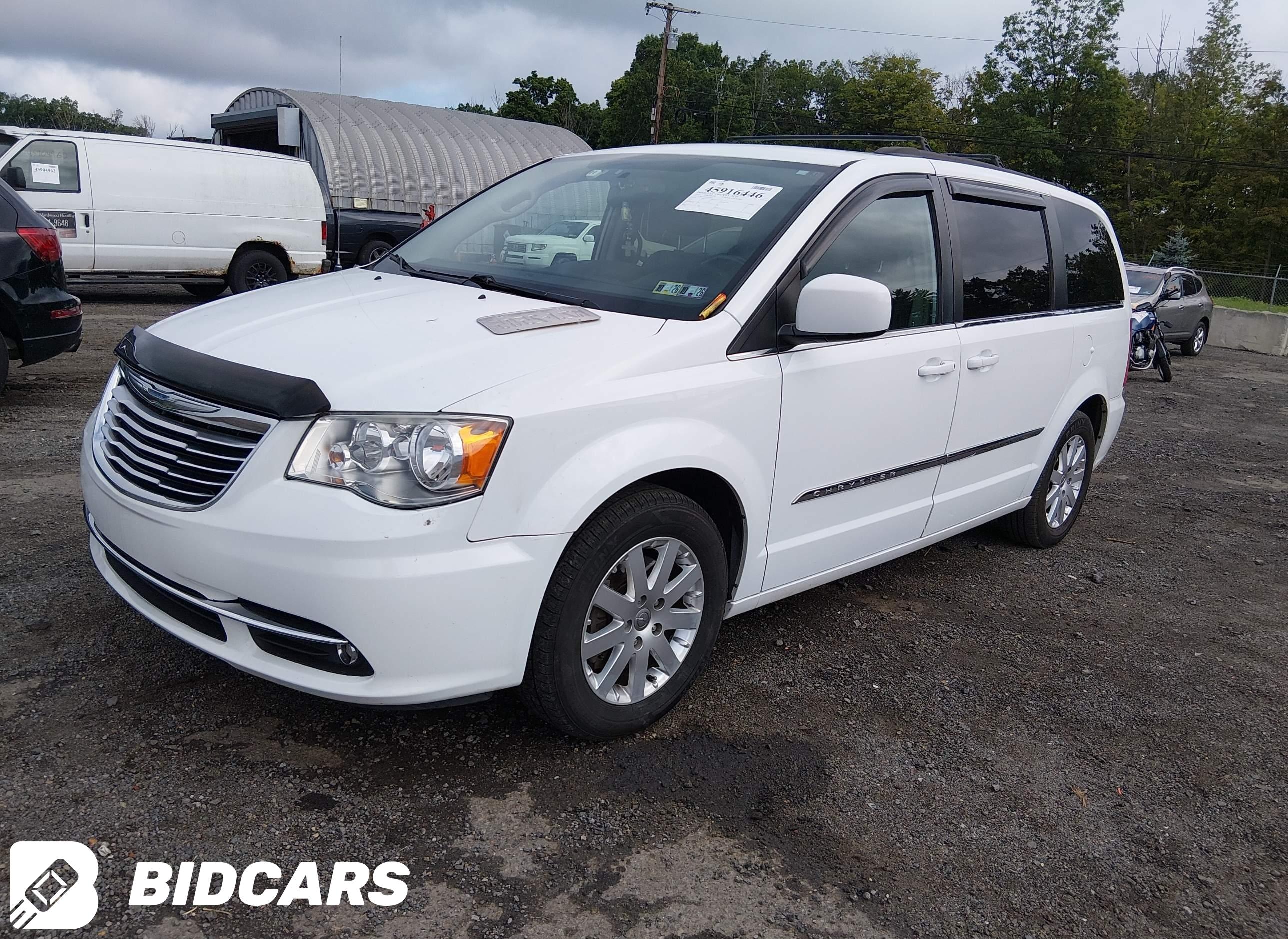 2016 Chrysler Town and Countr...