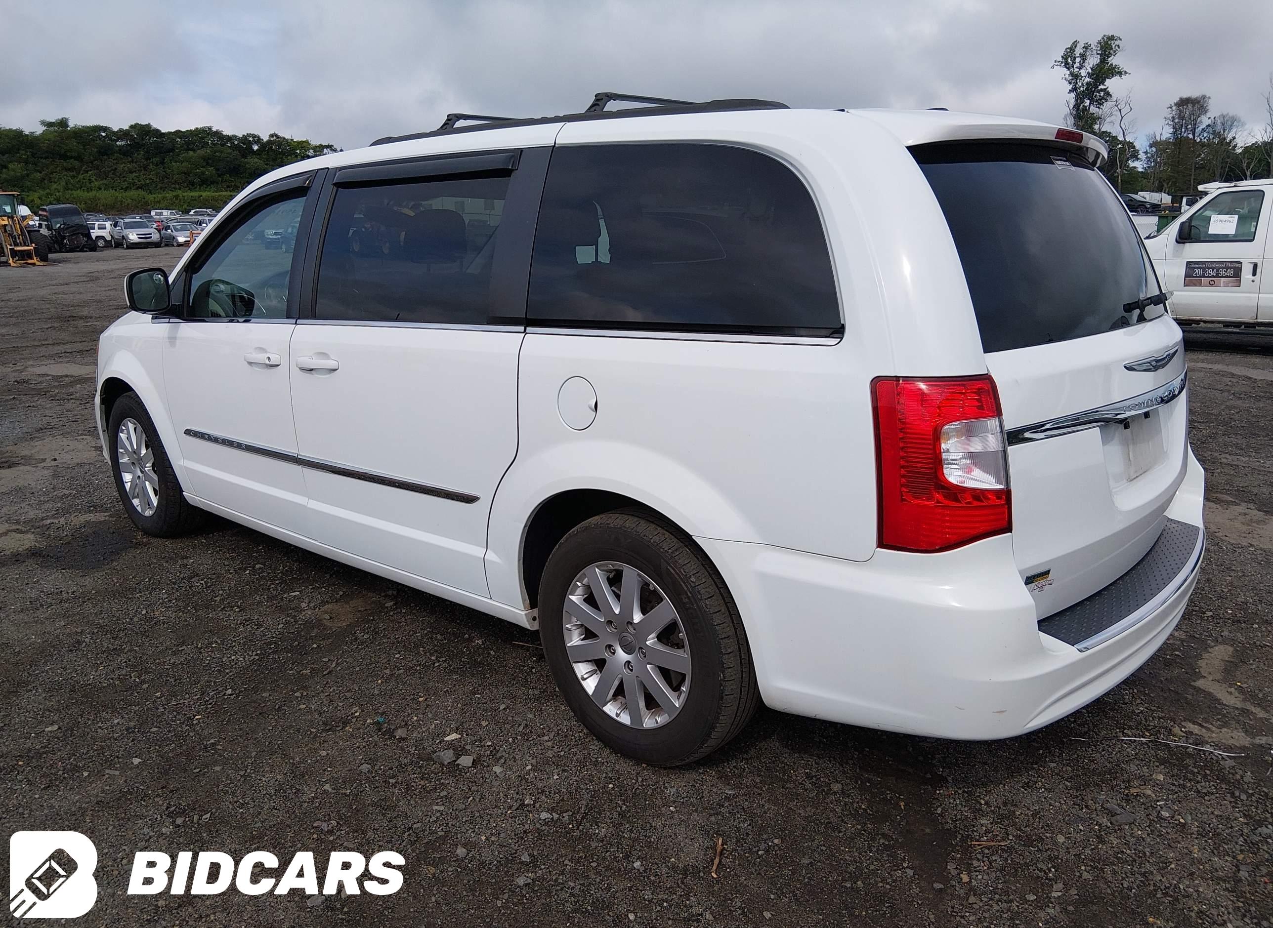 2016 Chrysler Town and Countr...