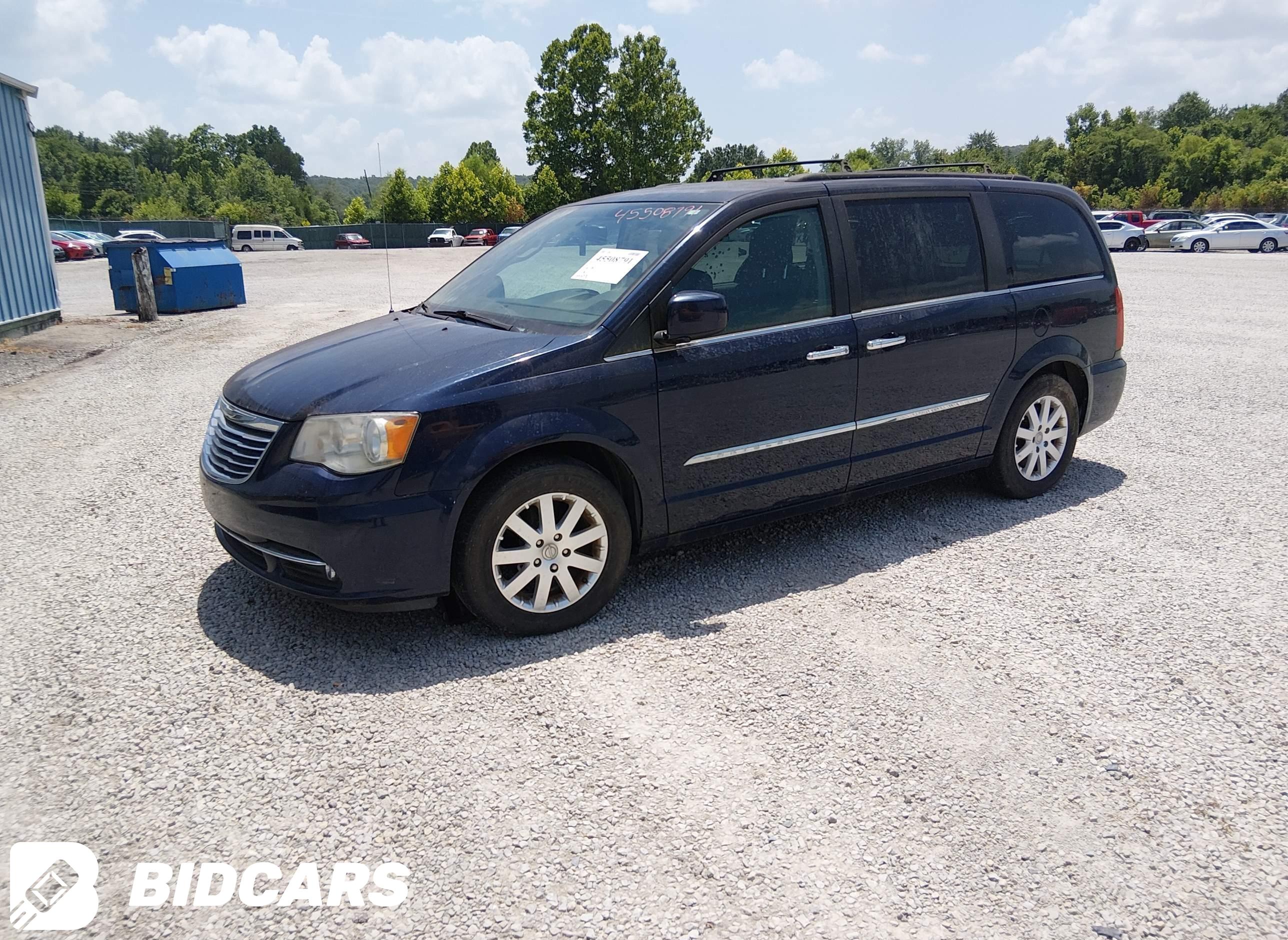 2016 Chrysler Town and Countr...
