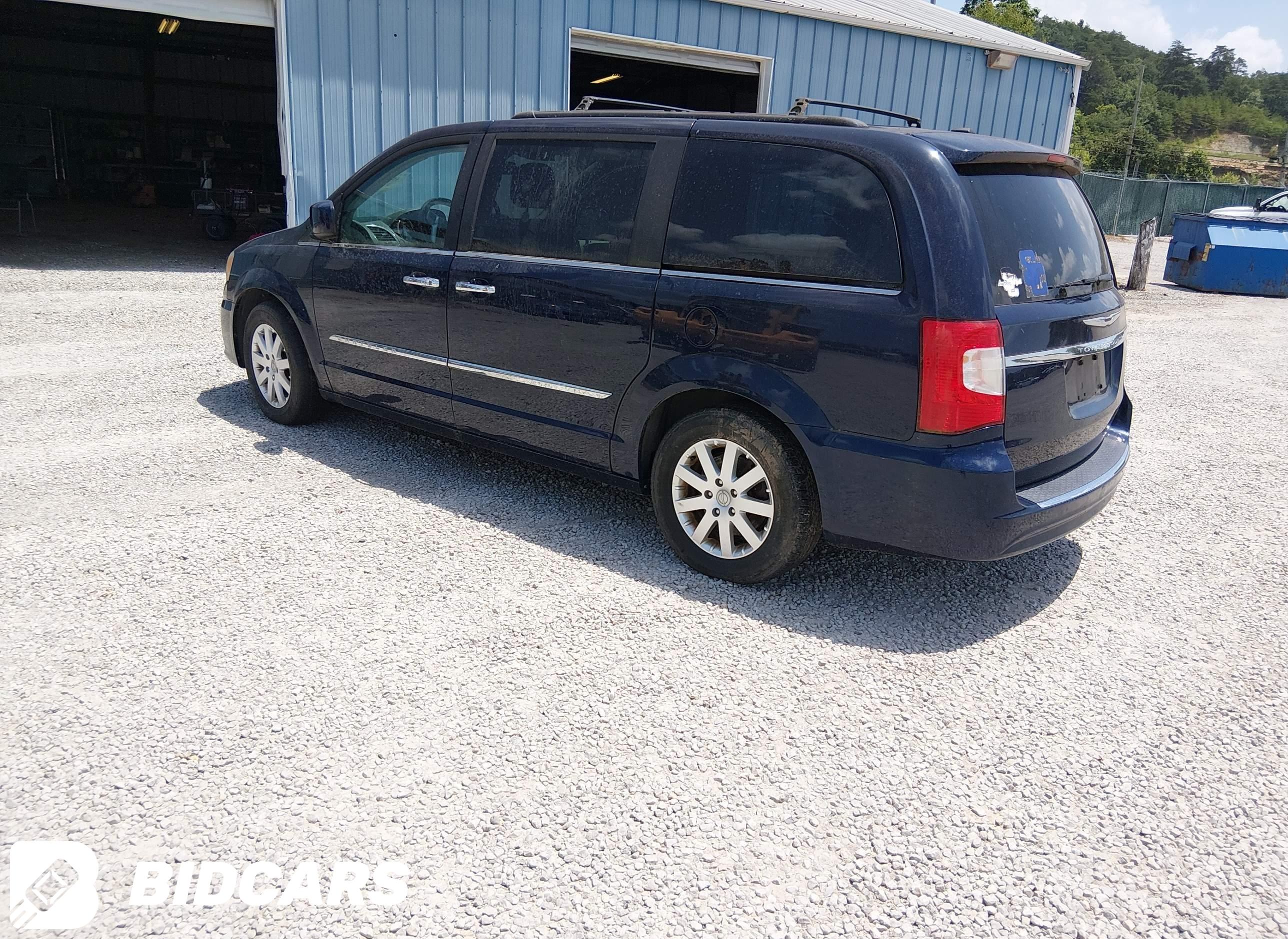 2016 Chrysler Town and Countr...