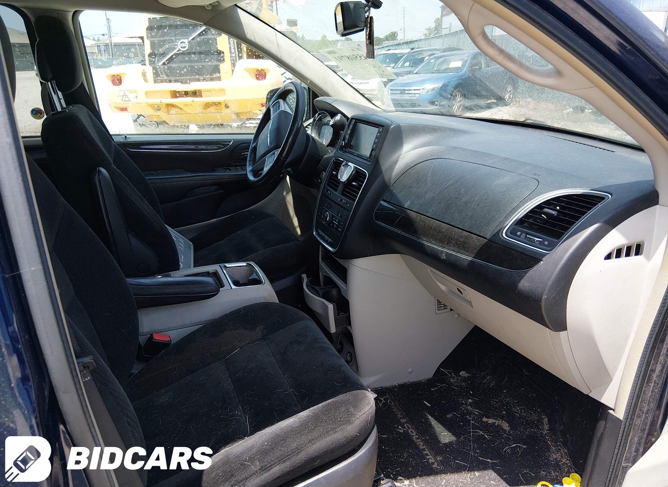 2016 Chrysler Town and Countr...