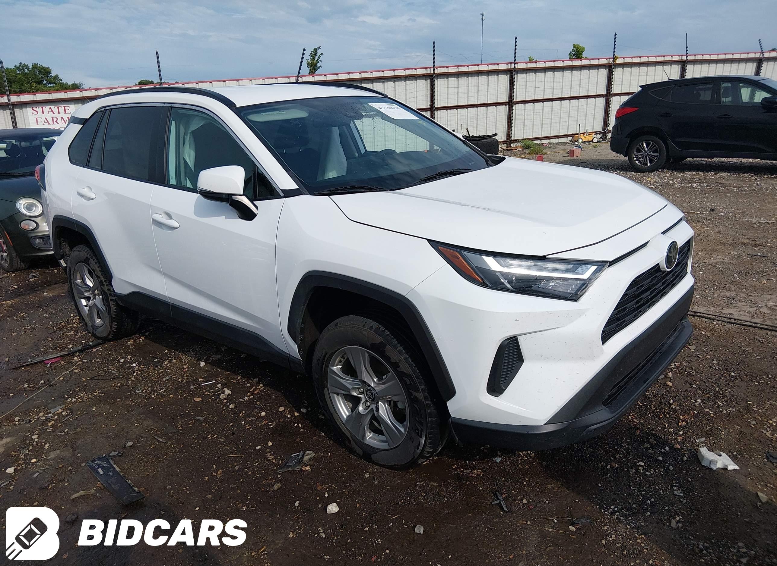 2024 Toyota RAV4, Xle