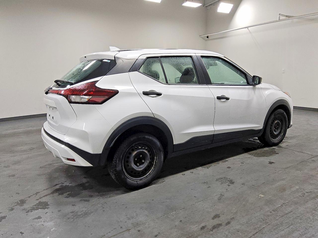 2023 Nissan Kicks, S