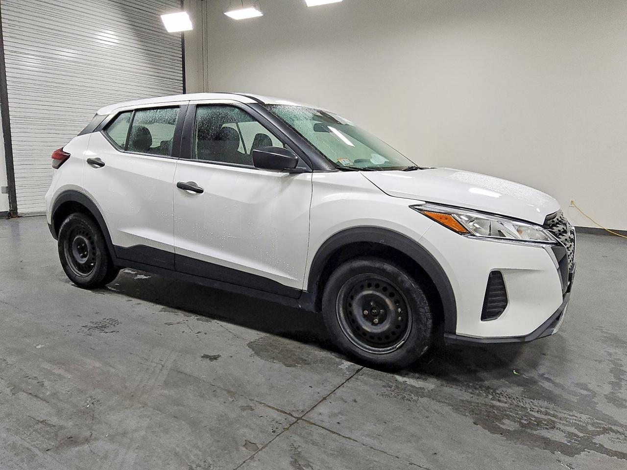 2023 Nissan Kicks, S