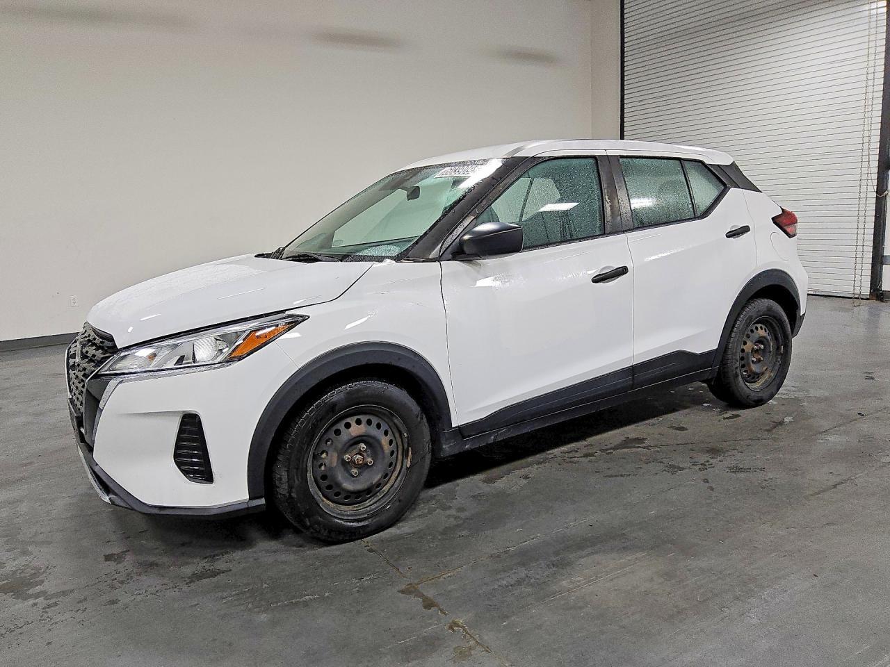 2023 Nissan Kicks, S