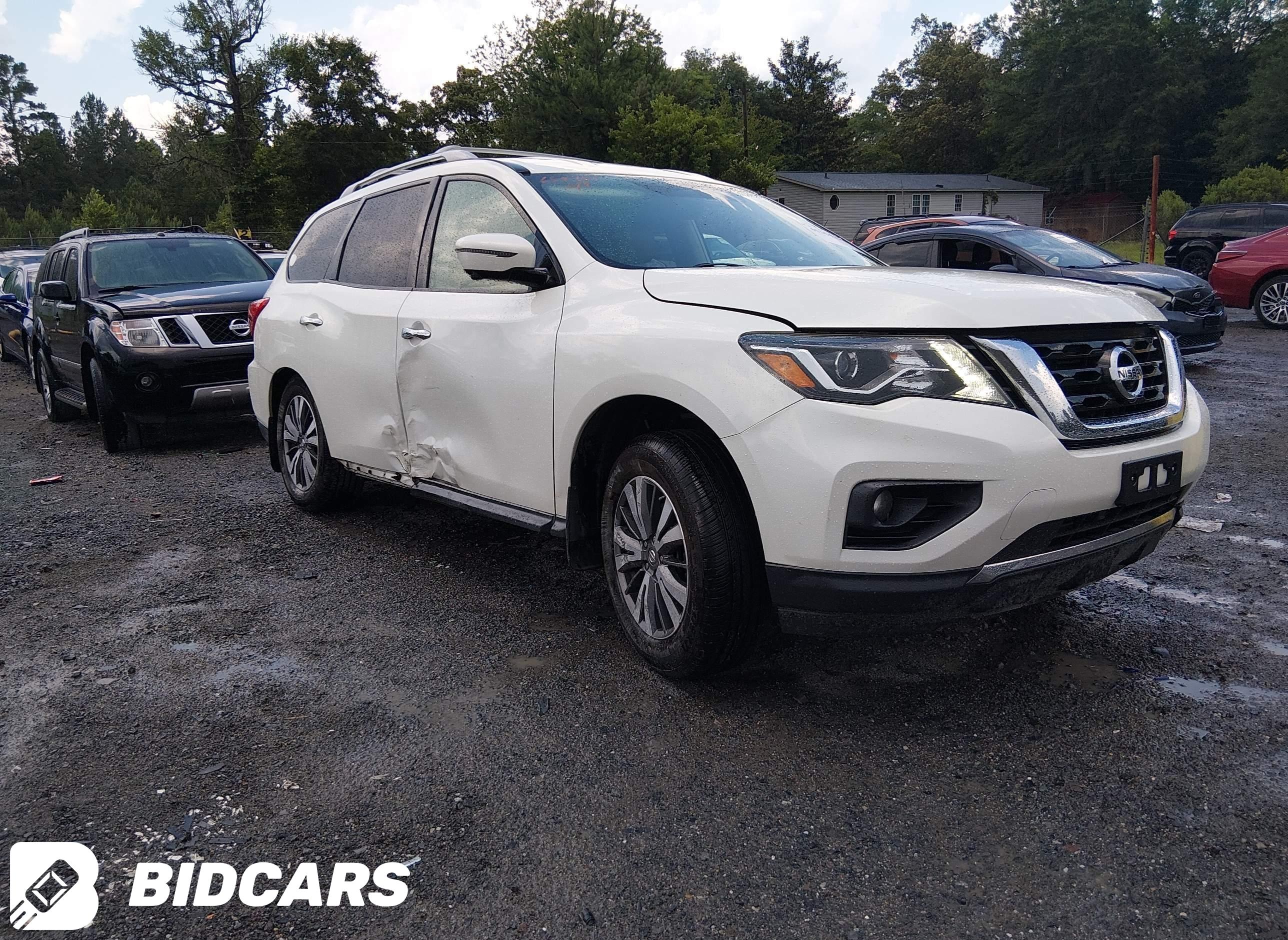 2017 Nissan Pathfinder, SL