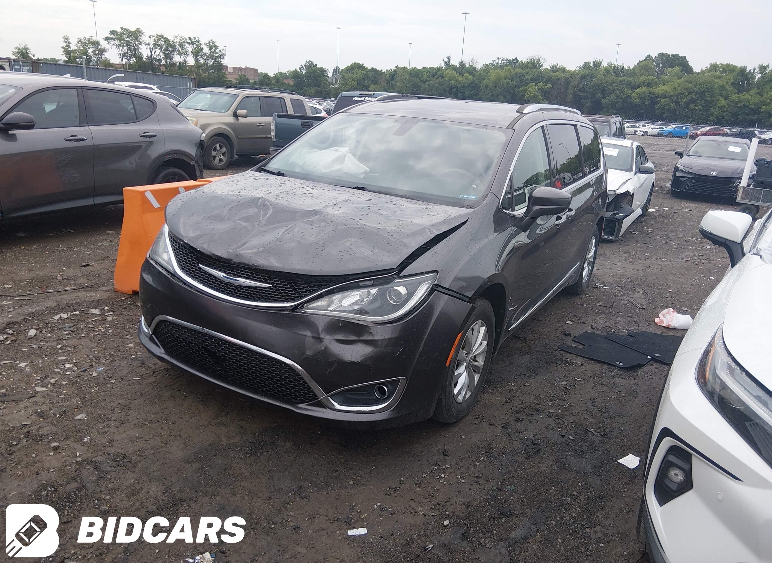 2018 Chrysler Pacifica, Touri...