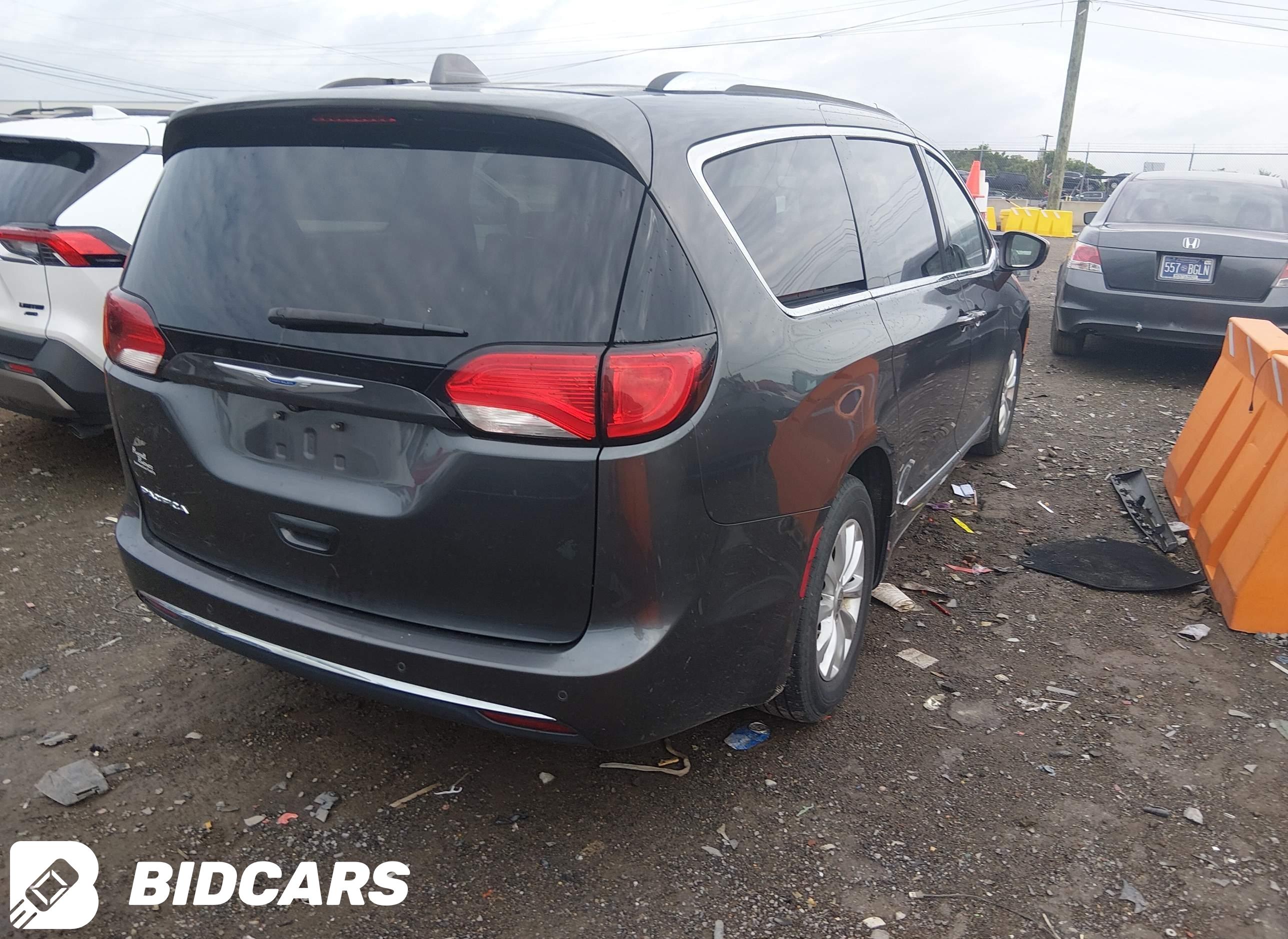 2018 Chrysler Pacifica, Touri...