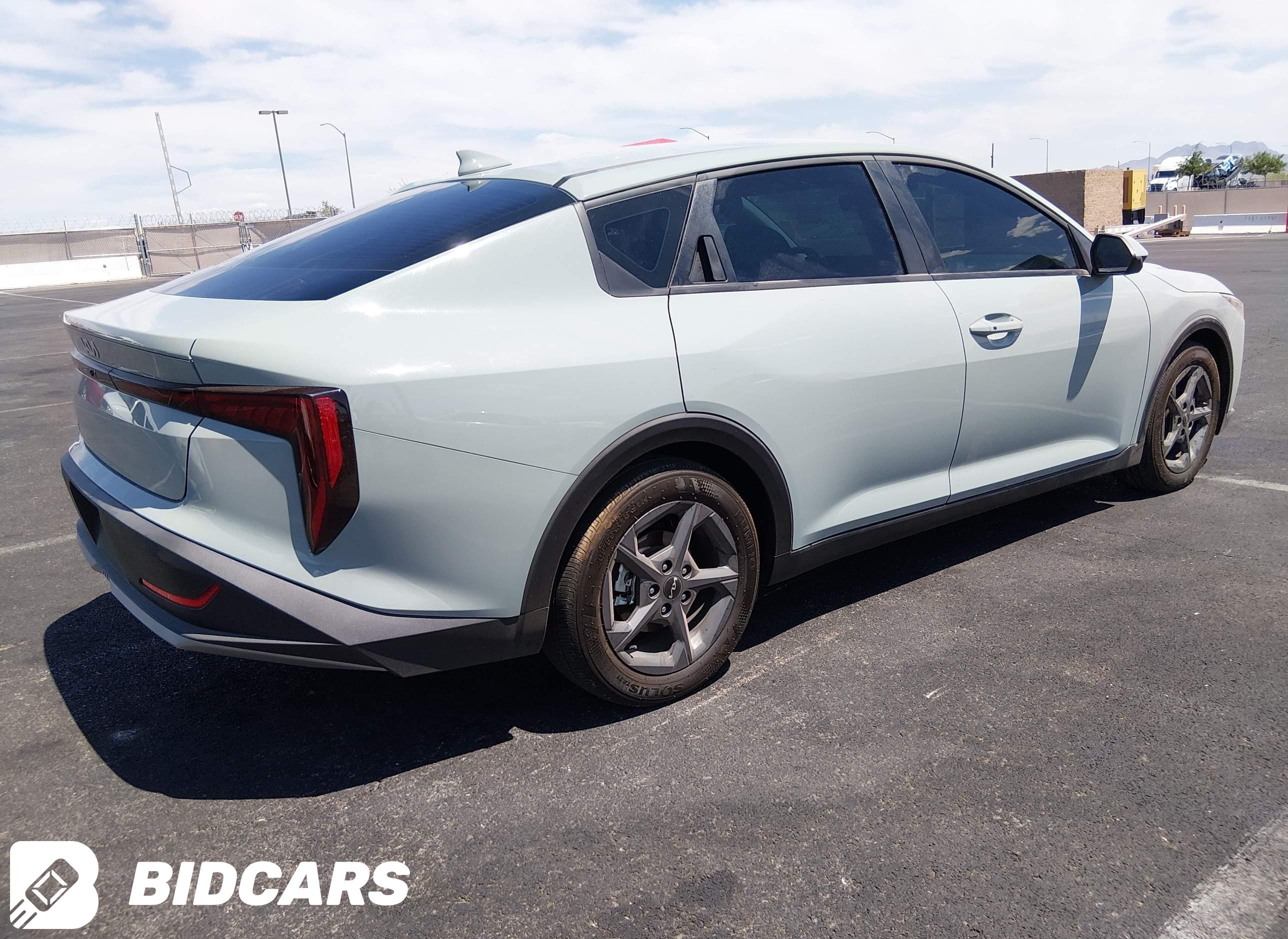2025 KIA K4, Lxs