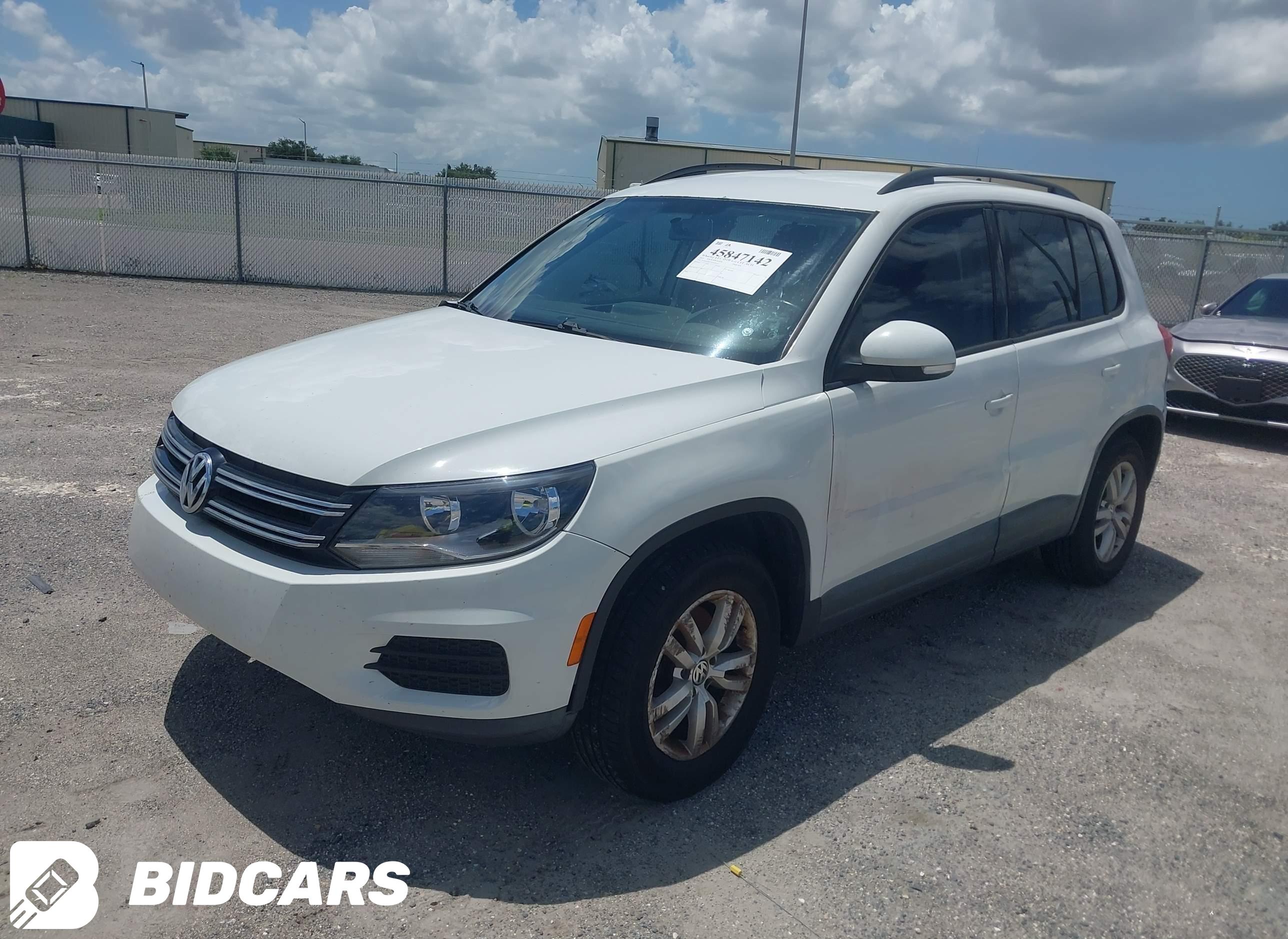 2015 Volkswagen Tiguan, S
