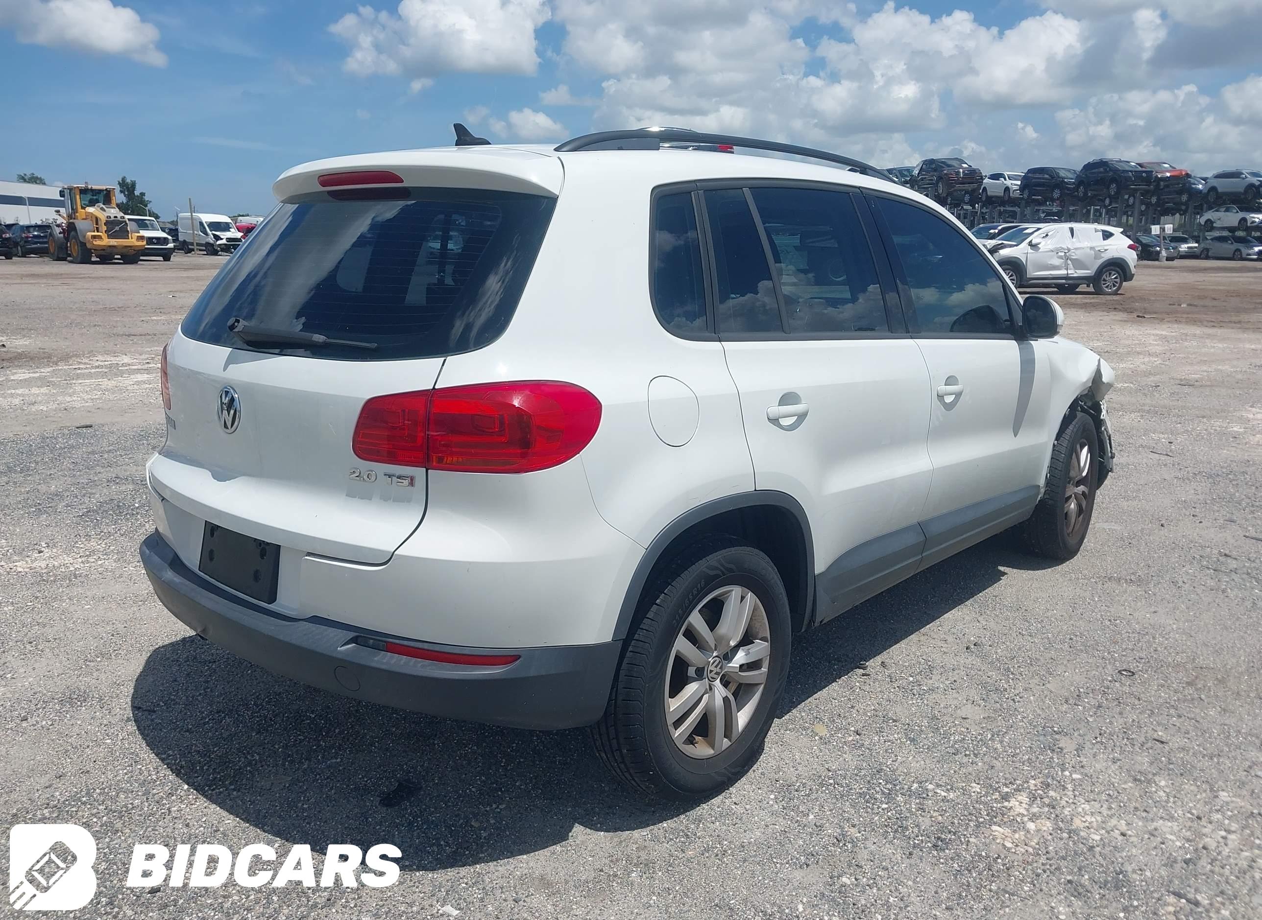 2015 Volkswagen Tiguan, S