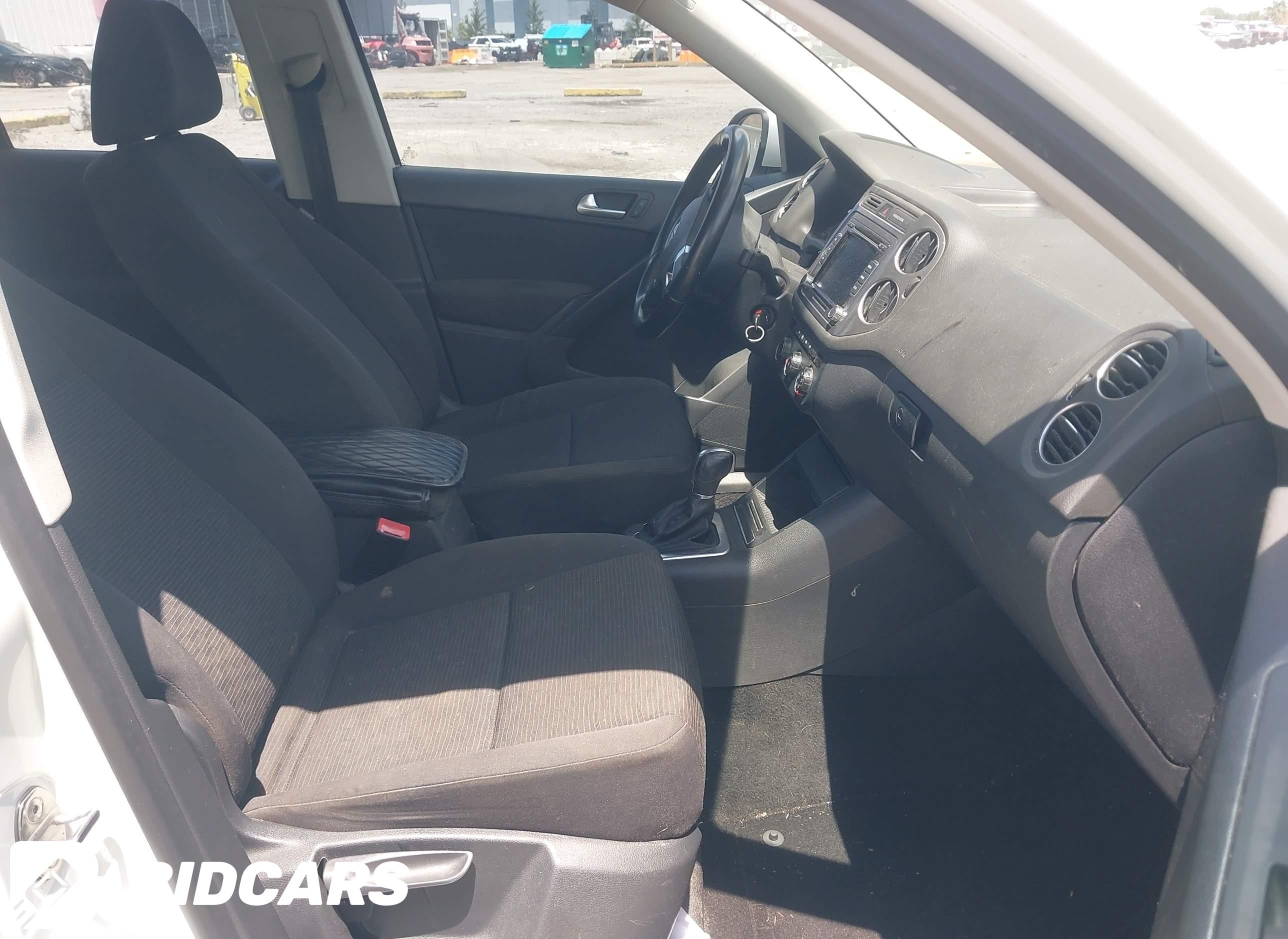 2015 Volkswagen Tiguan, S