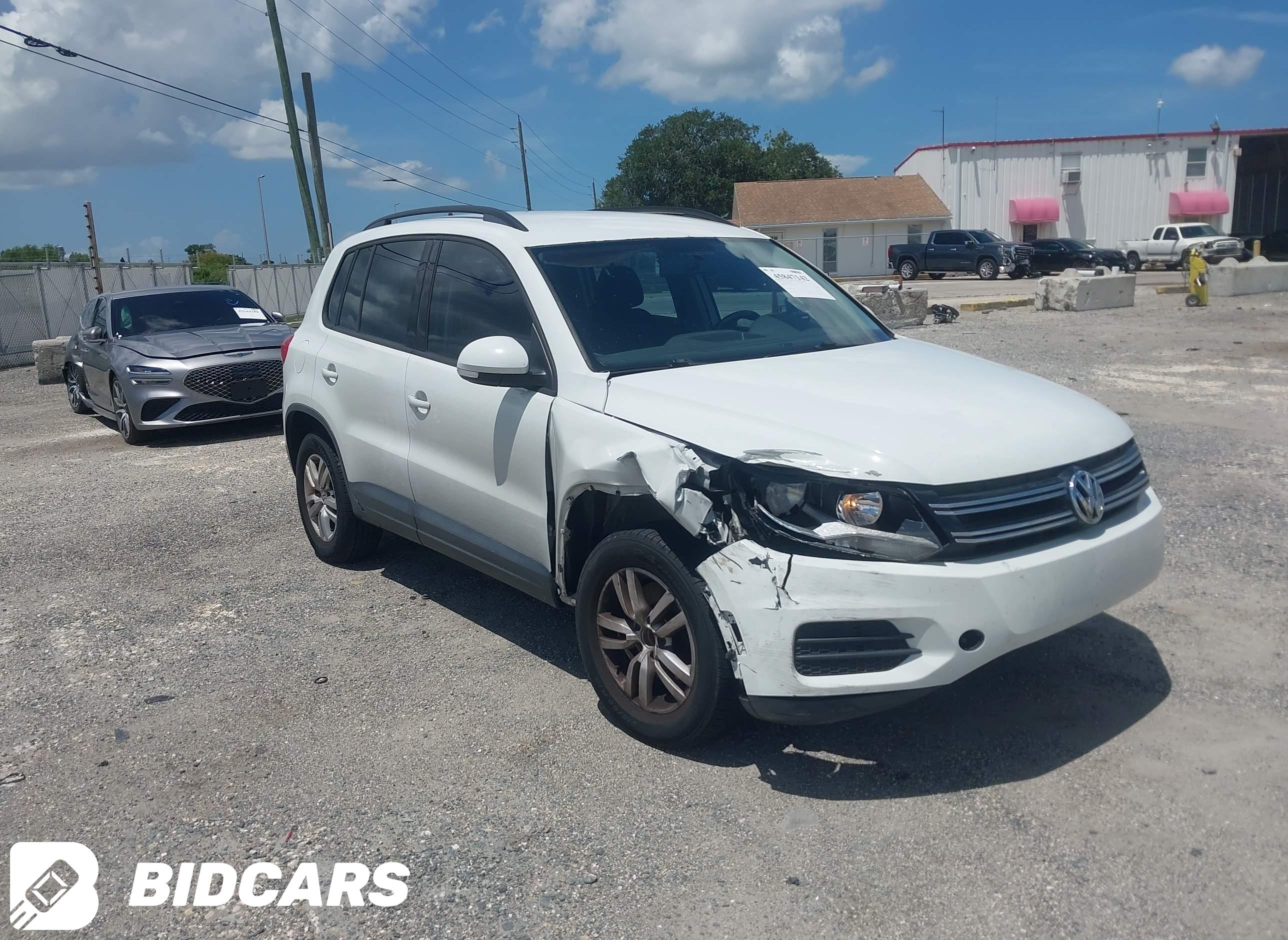 2015 Volkswagen Tiguan, S