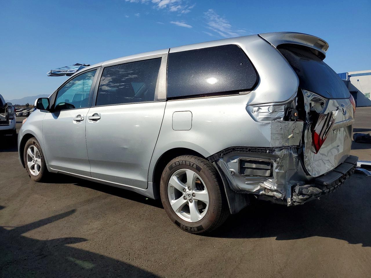 2017 Toyota Sienna, L 7-Passe...