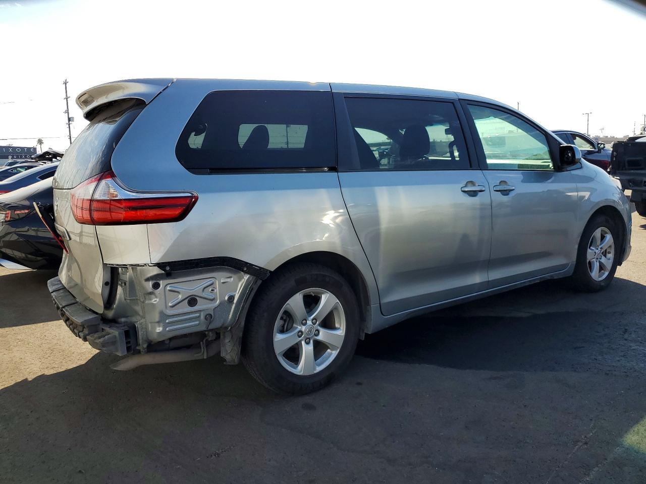 2017 Toyota Sienna, L 7-Passe...