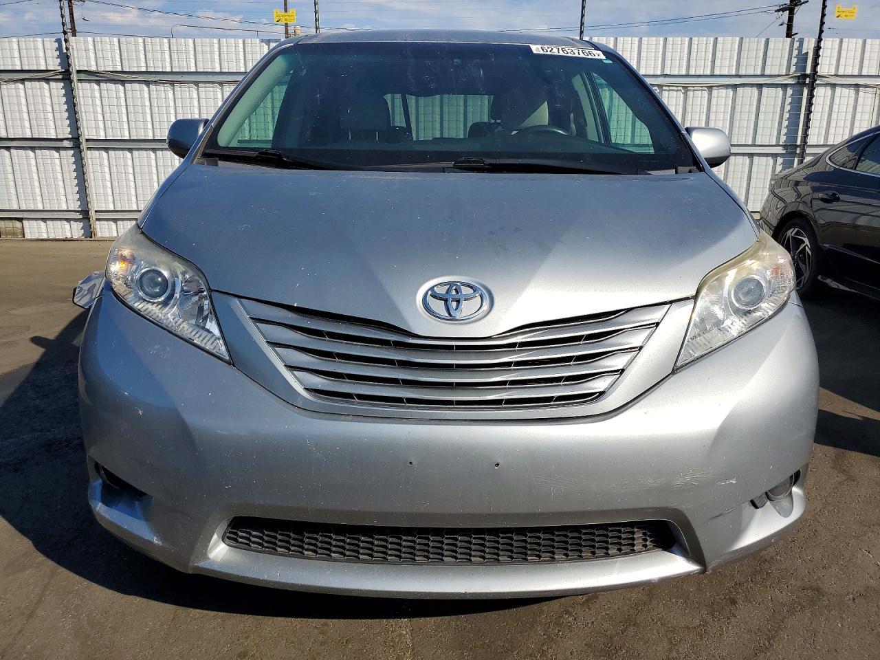 2017 Toyota Sienna, L 7-Passe...