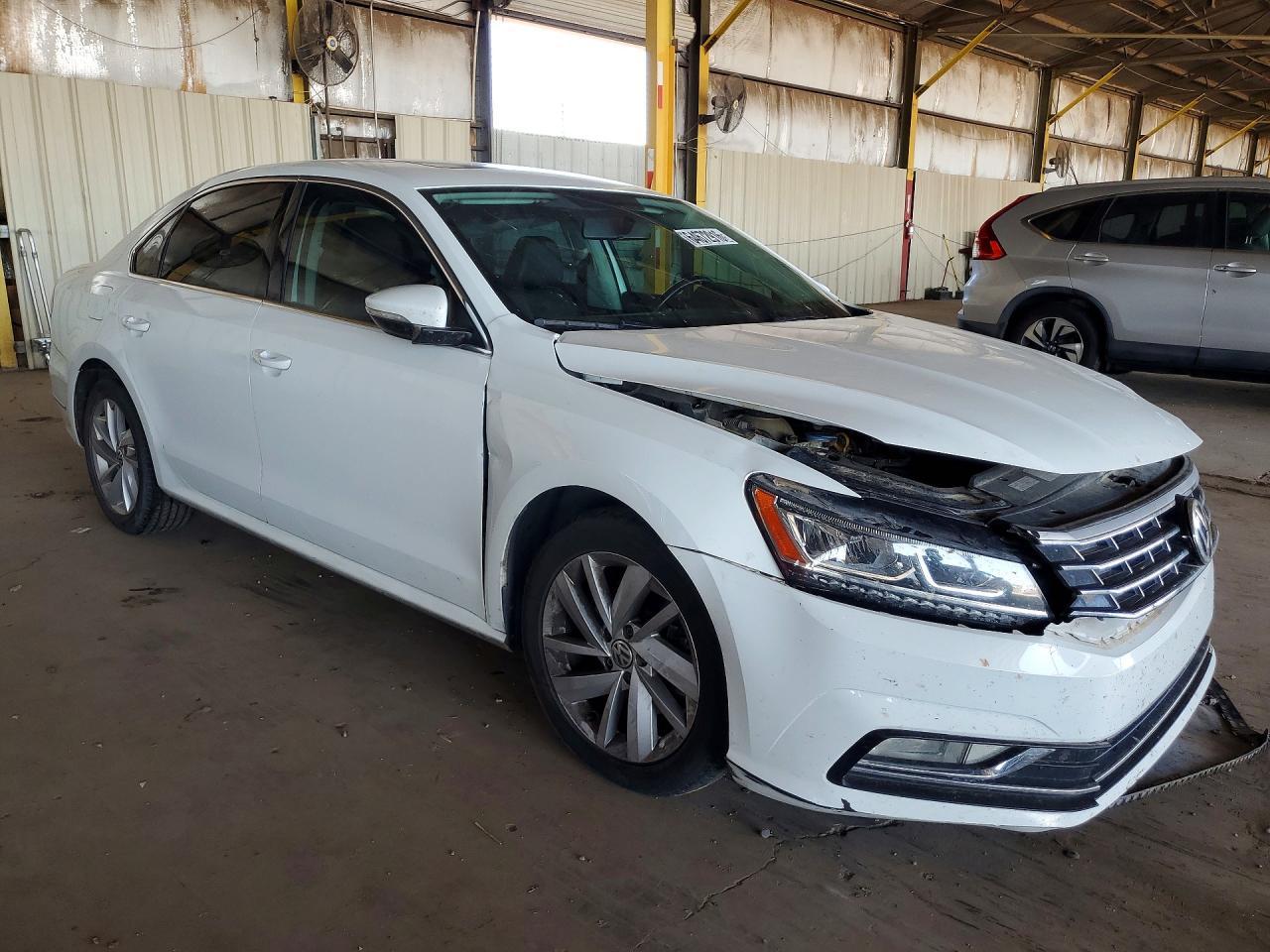 2018 Volkswagen Passat, SE