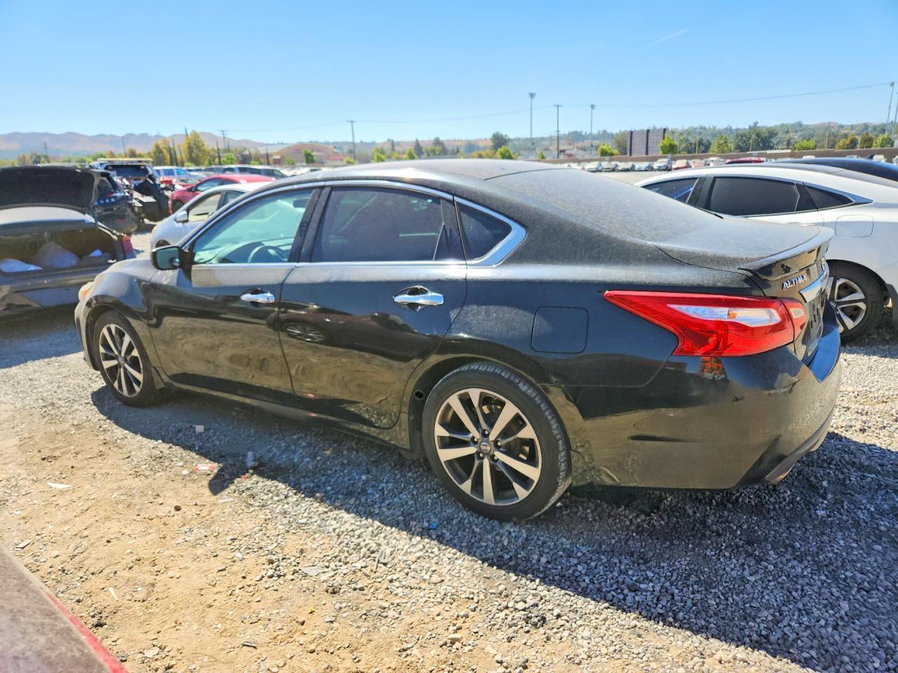 2016 Nissan Altima, 2.5 SR