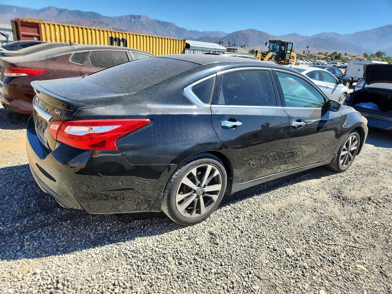 2016 Nissan Altima, 2.5 SR