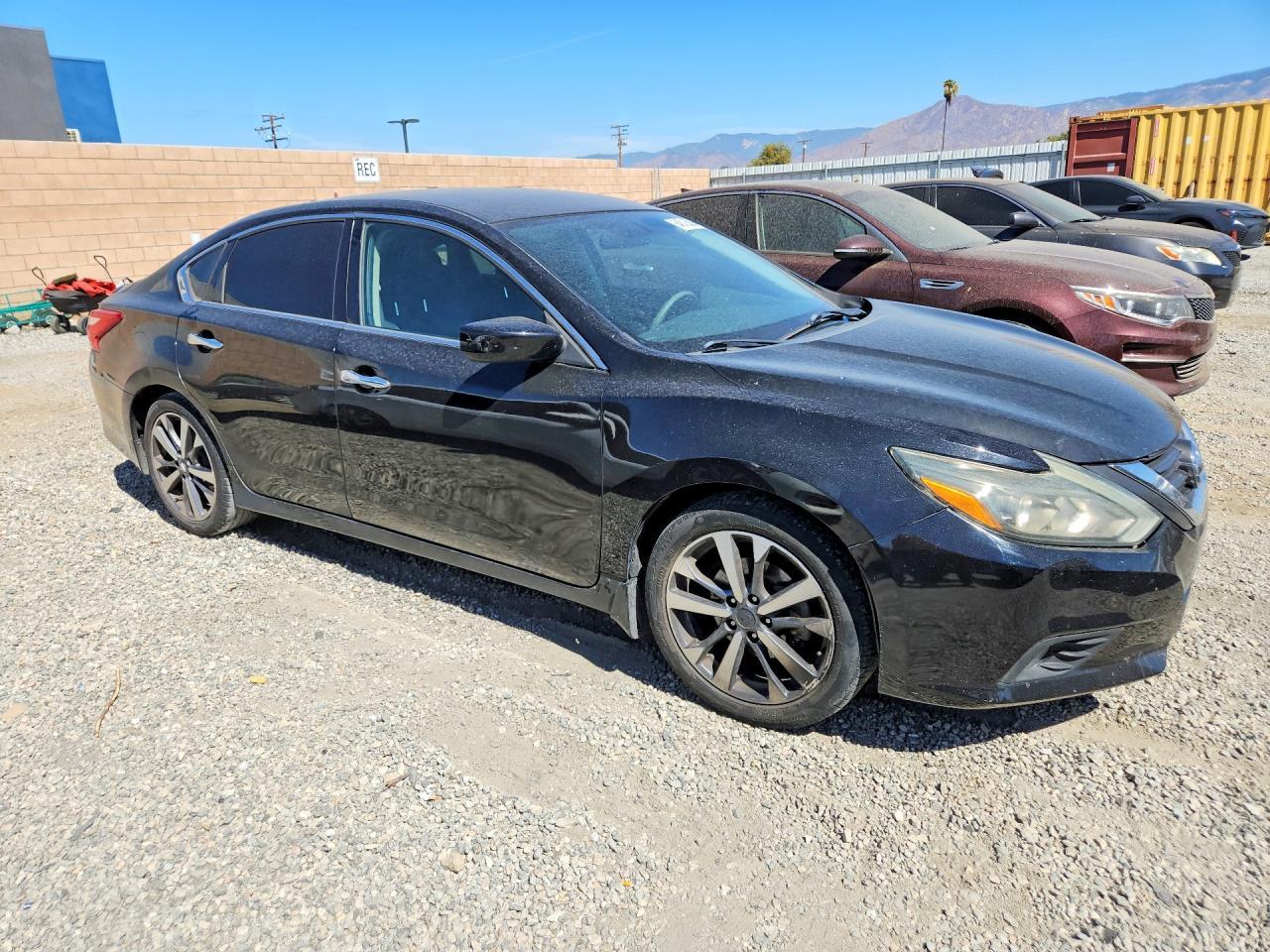 2016 Nissan Altima, 2.5 SR