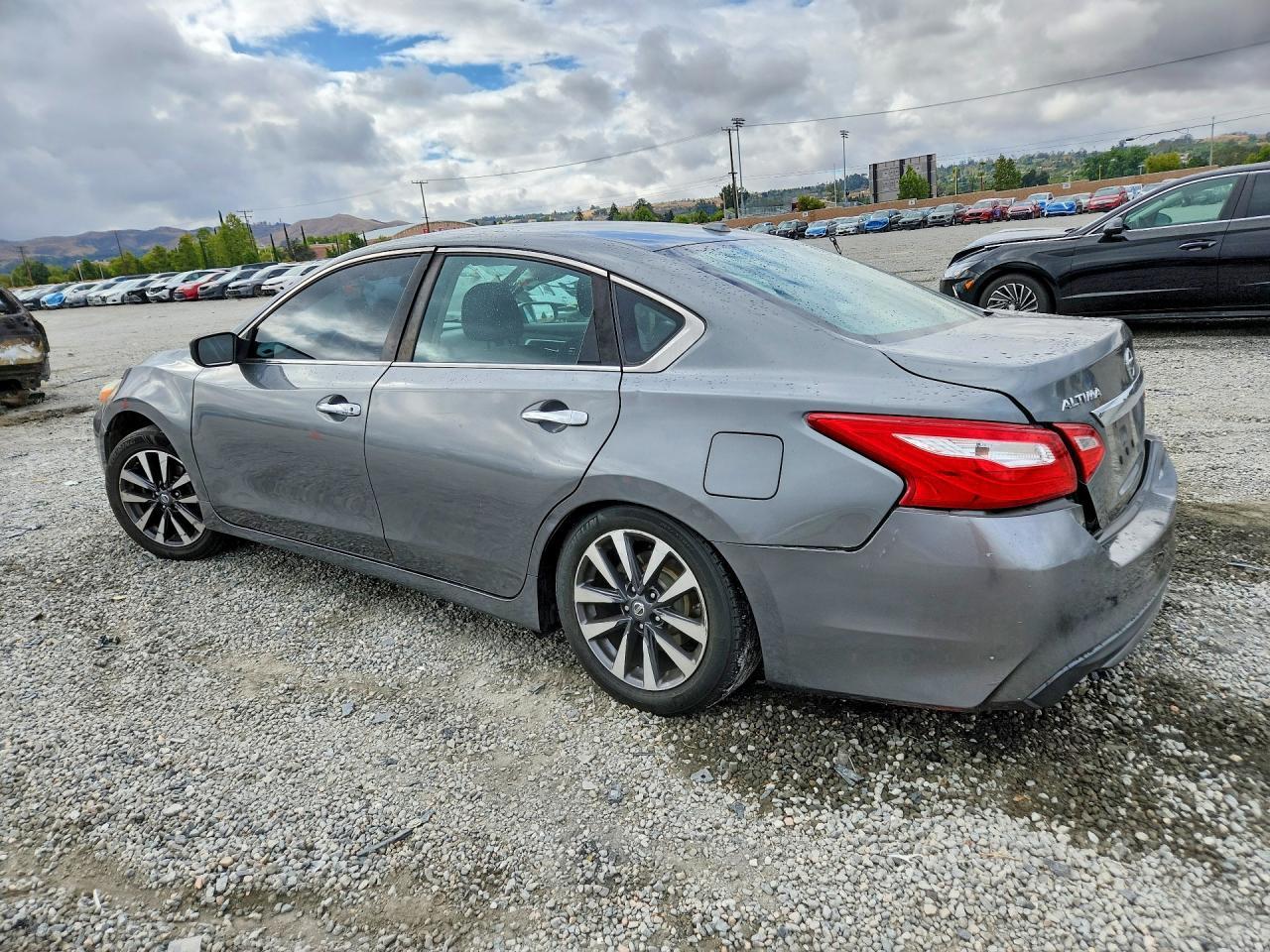 2017 Nissan Altima, 2.5 SV
