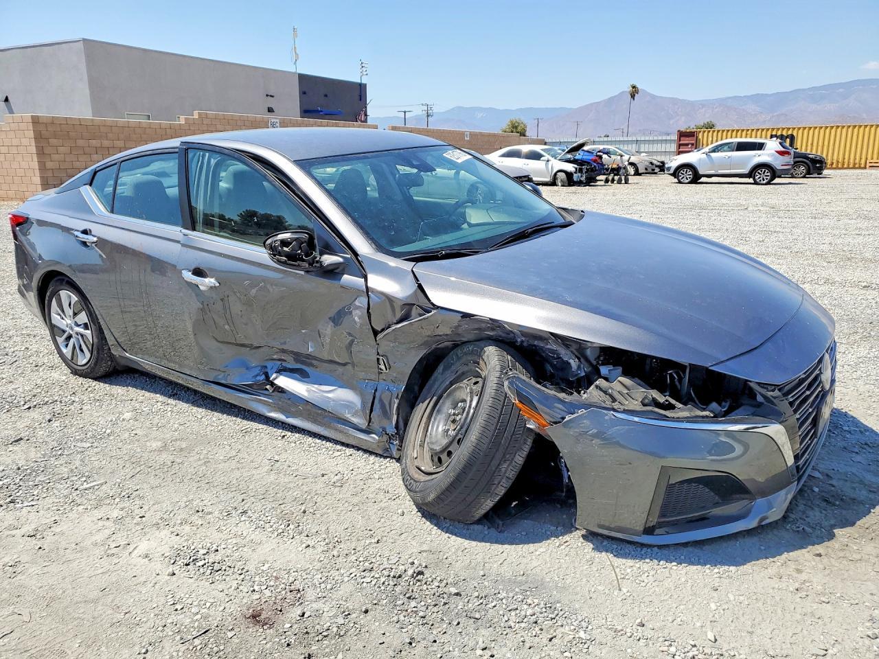 2025 Nissan Altima, S