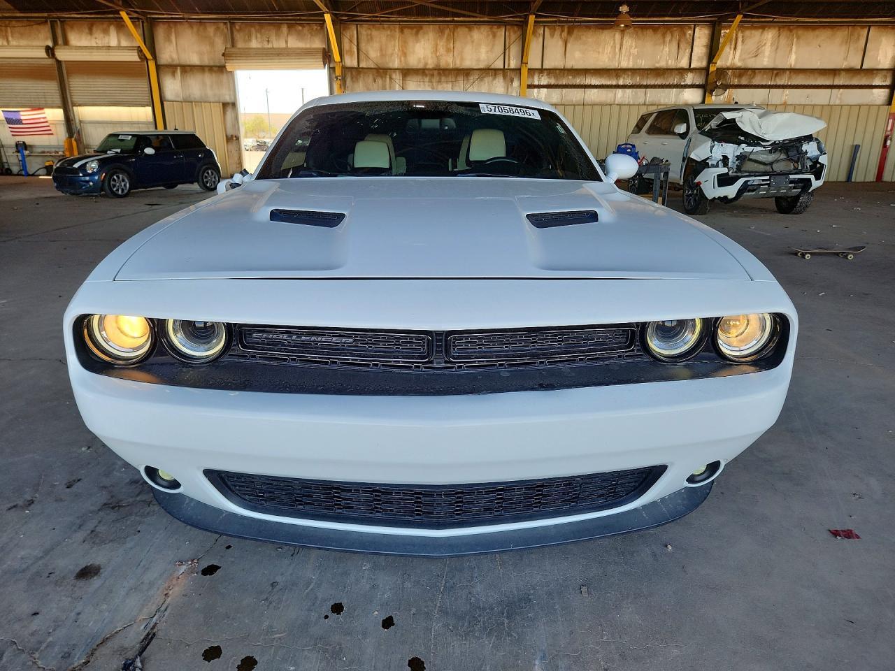 2016 Dodge Challenger, Sxt