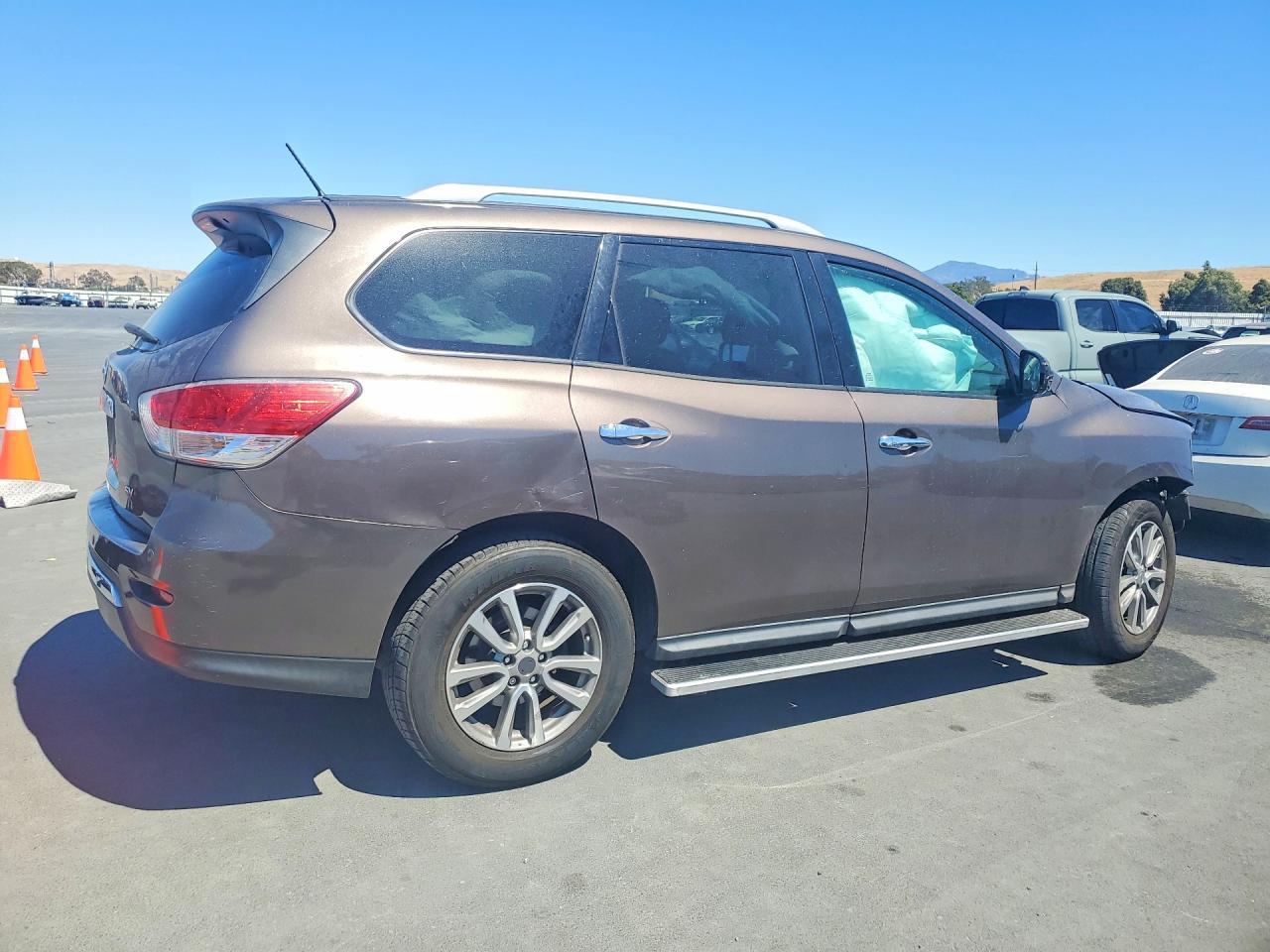 2015 Nissan Pathfinder, SV