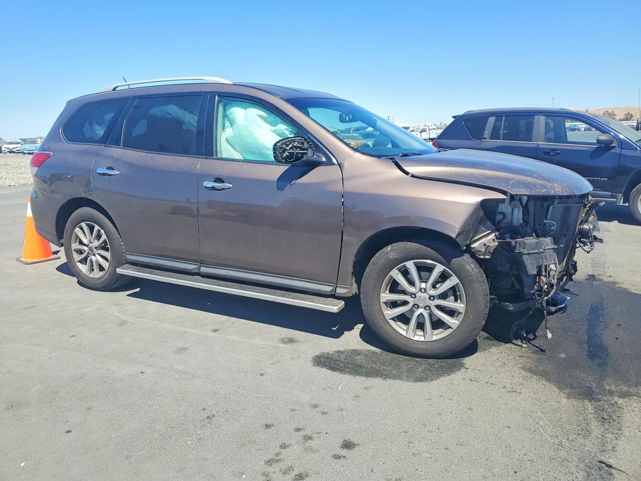 2015 Nissan Pathfinder, SV