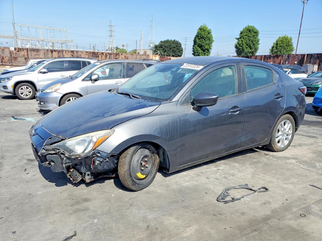 2017 Toyota Yaris, Base