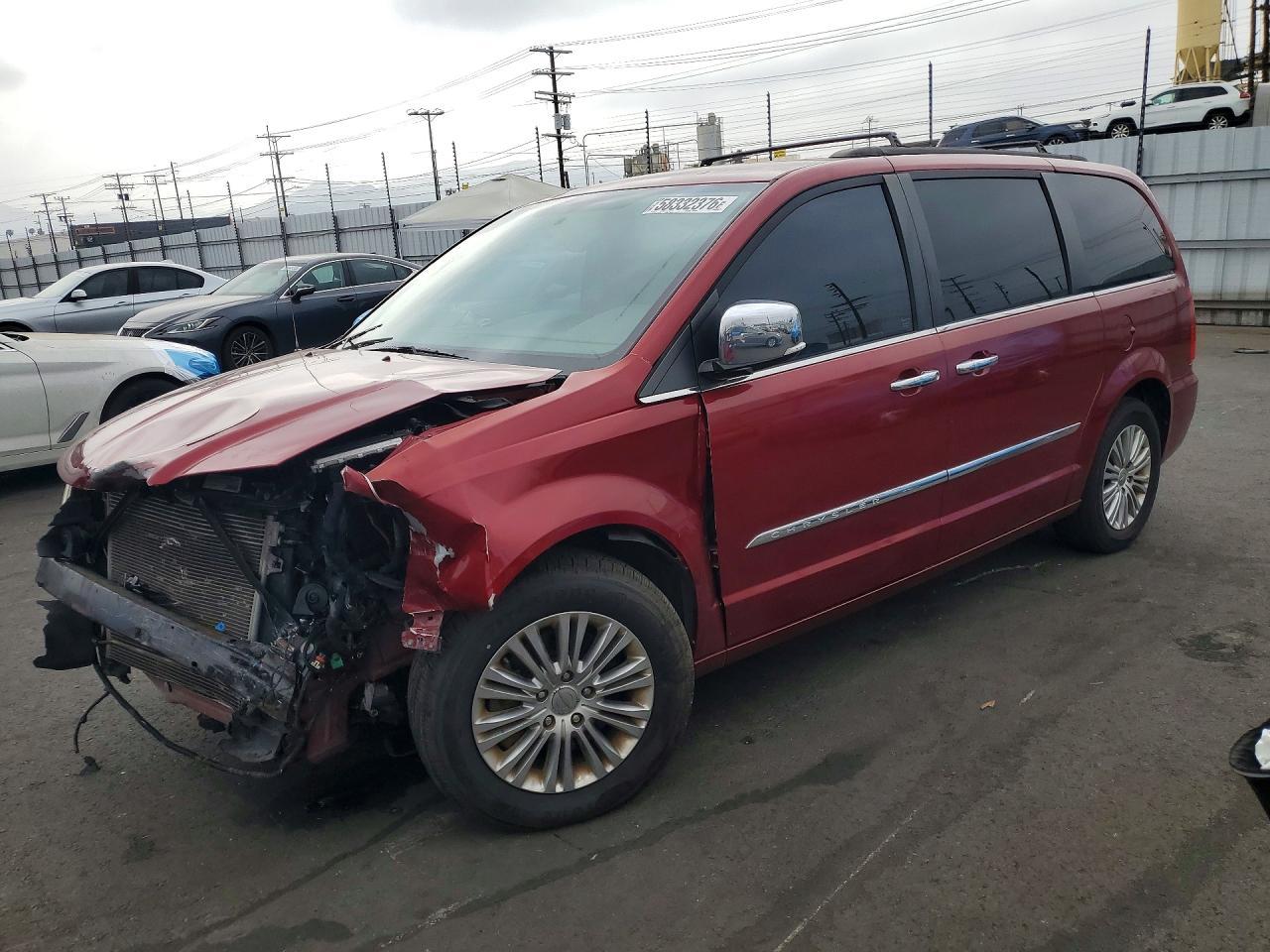 2015 Chrysler Town and Countr...