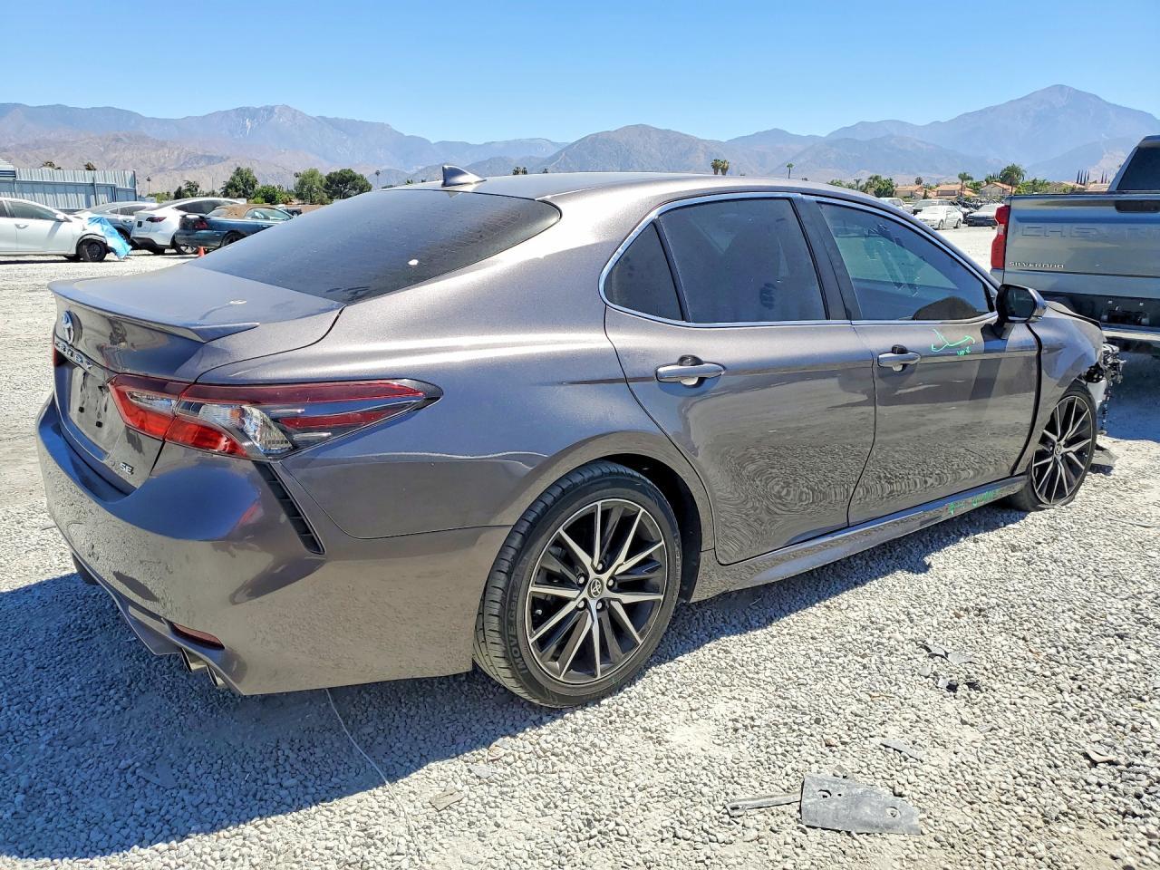 2024 Toyota Camry, SE