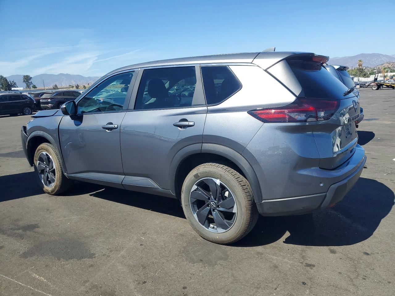 2025 Nissan Rogue, SV