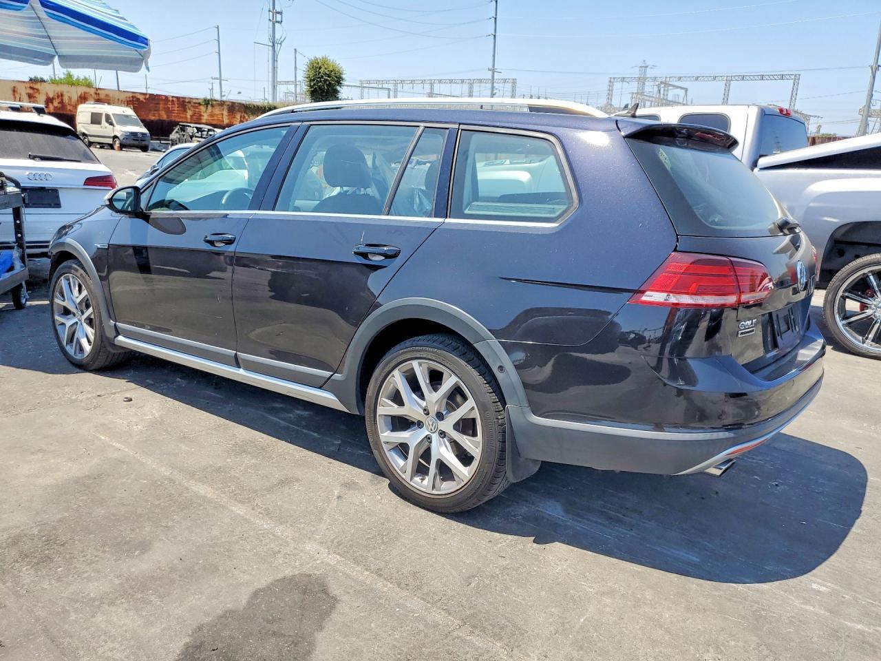 2019 Volkswagen Golf, S
