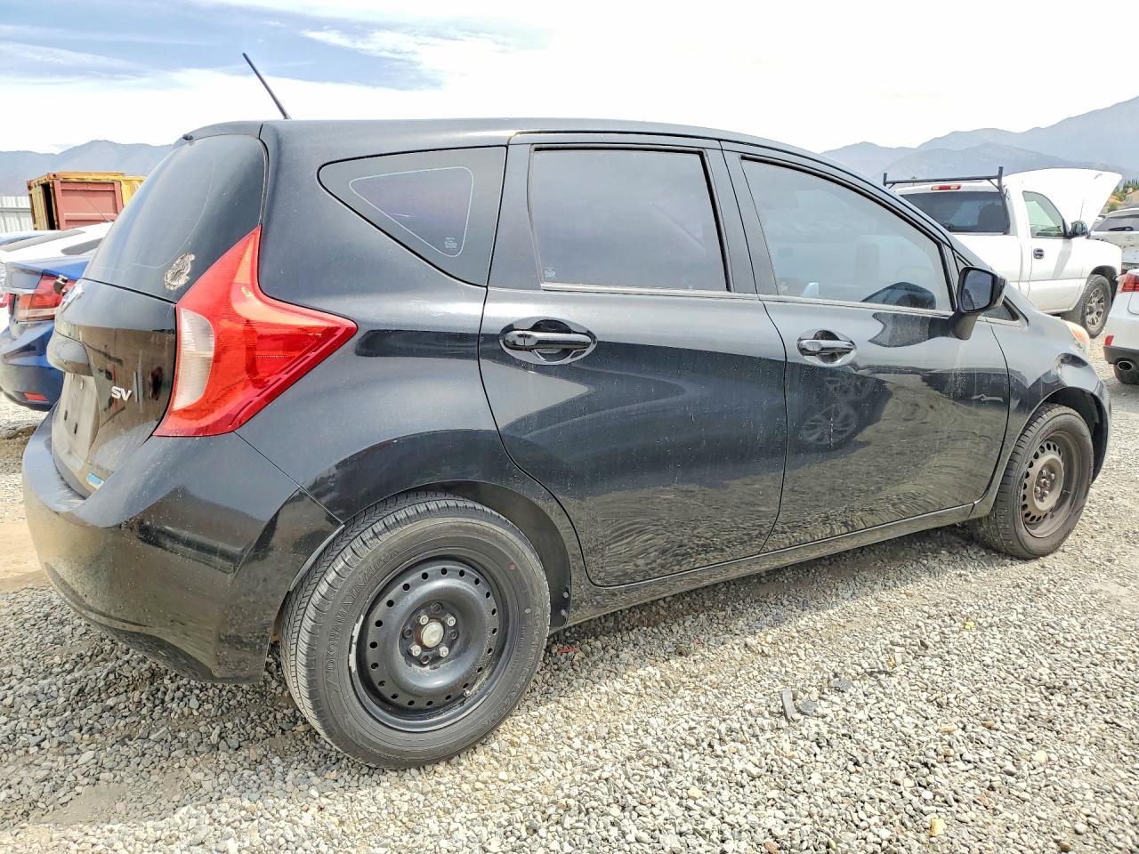 2015 Nissan Versa, SV