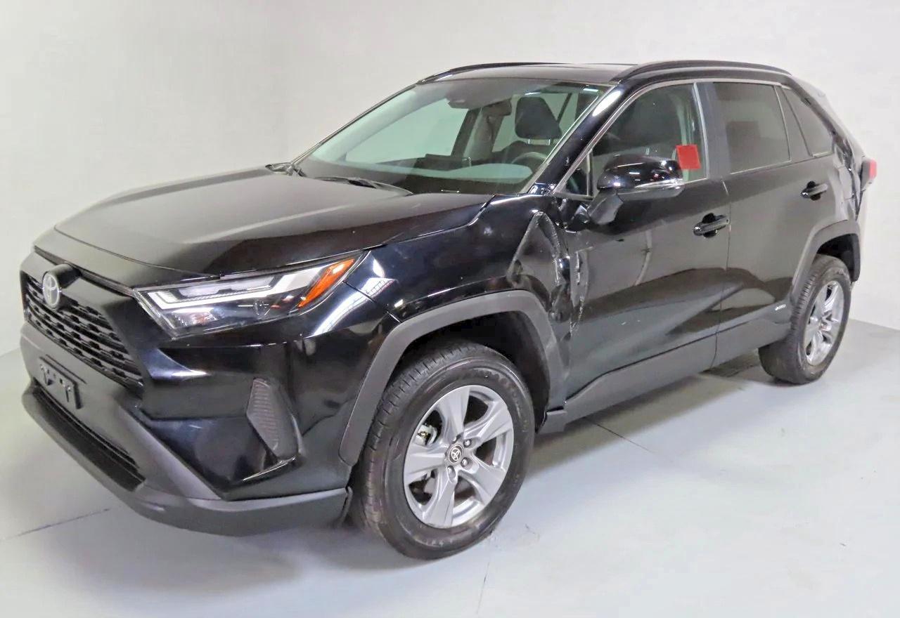 2025 Toyota RAV4, Xle
