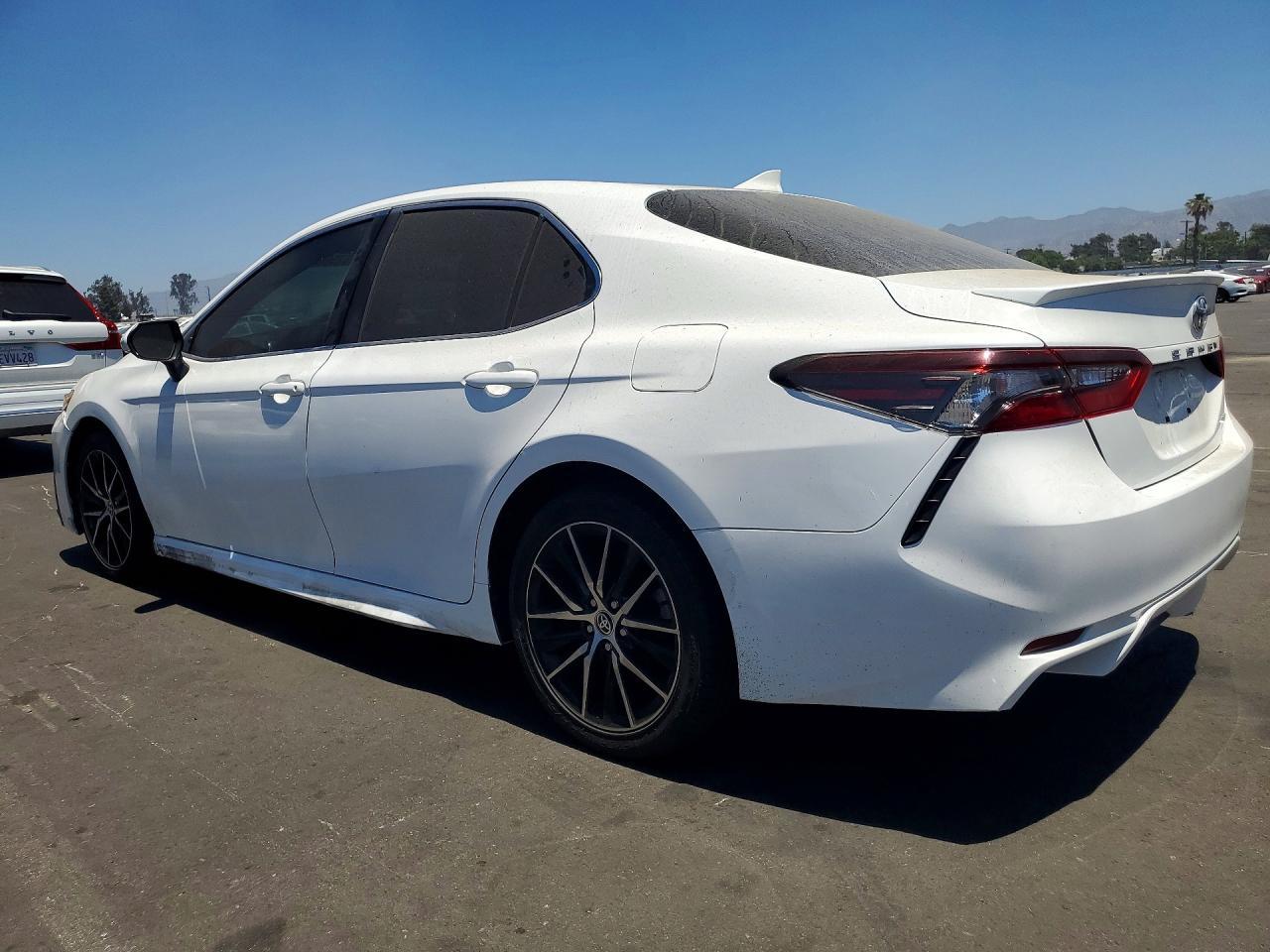 2021 Toyota Camry, SE