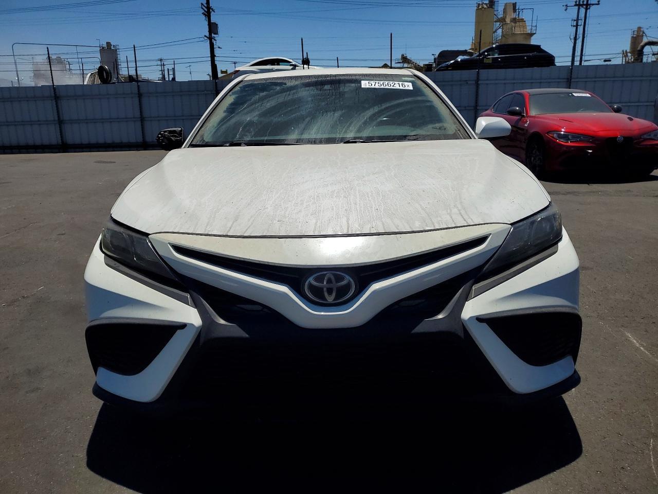 2021 Toyota Camry, SE