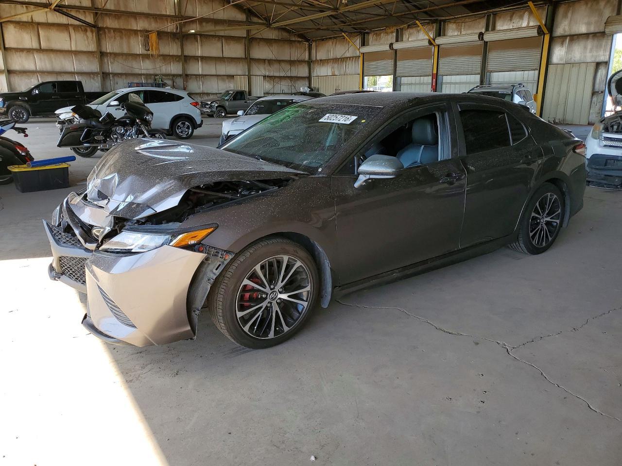 2020 Toyota Camry, SE