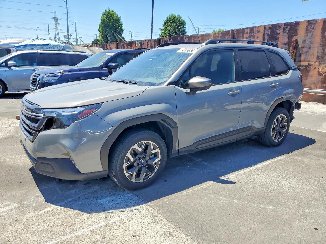 2025 Subaru Forester, Premium