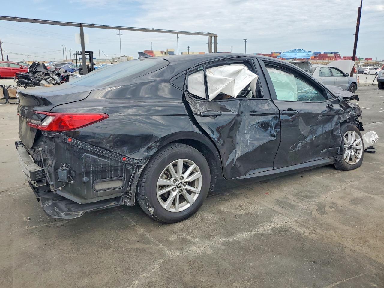 2025 Toyota Camry, LE