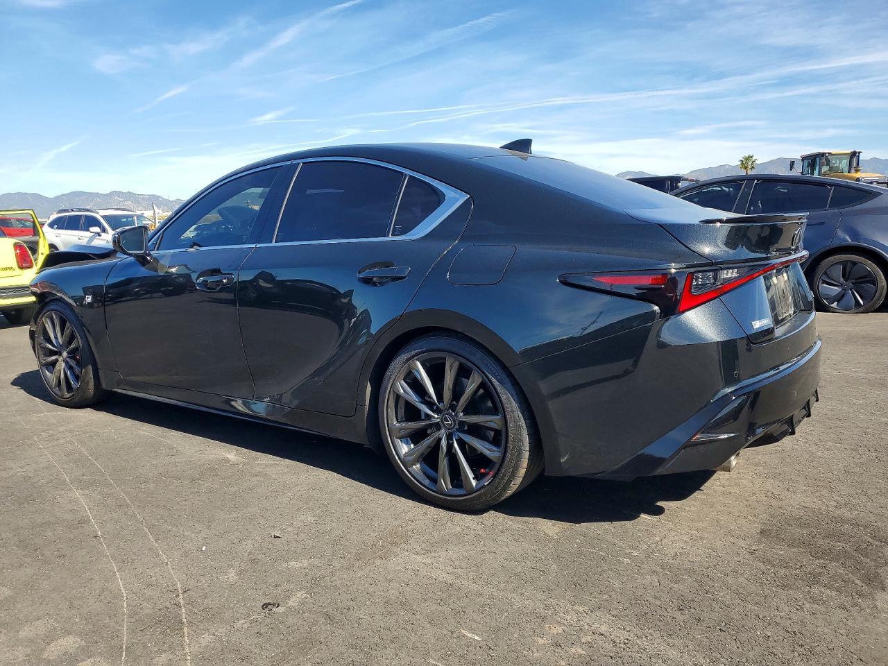 2021 Lexus IS