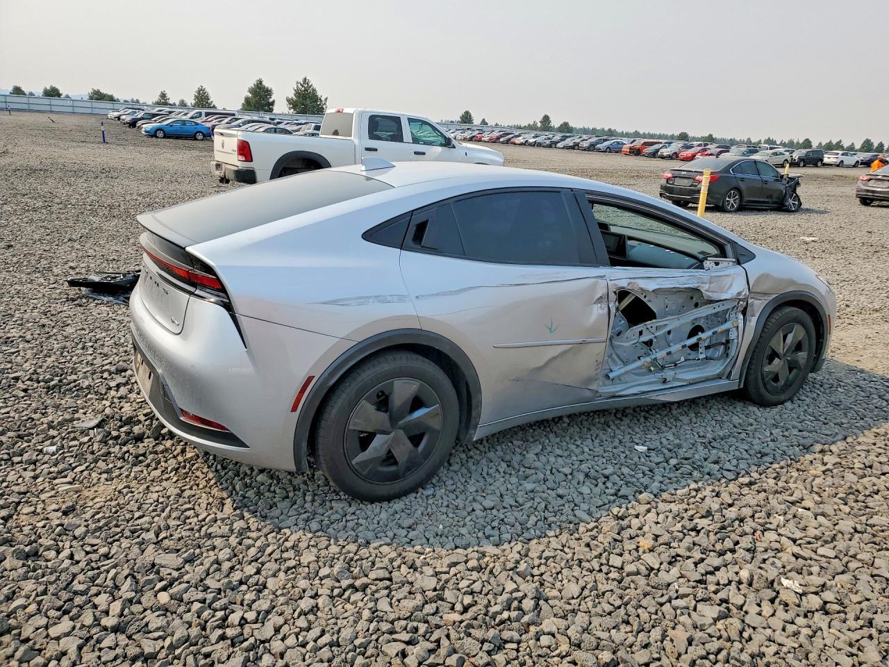 2025 Toyota Prius, LE