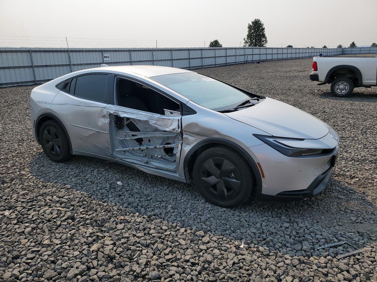 2025 Toyota Prius, LE