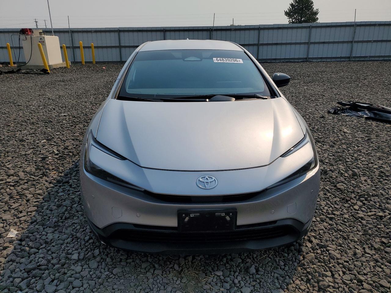 2025 Toyota Prius, LE
