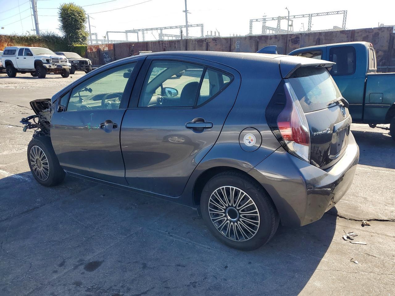 2016 Toyota Prius, Two