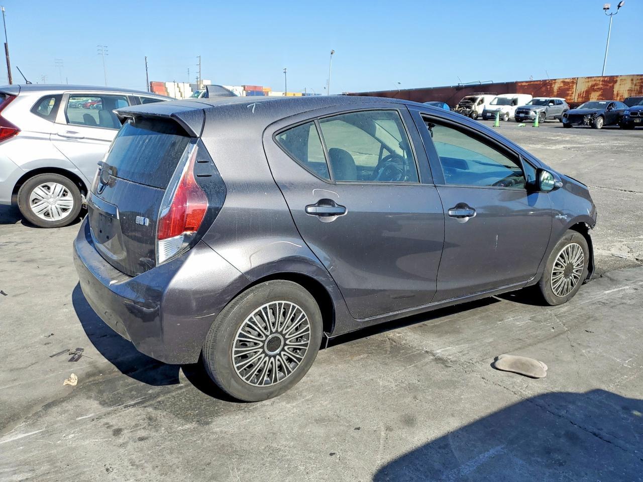 2016 Toyota Prius, Two